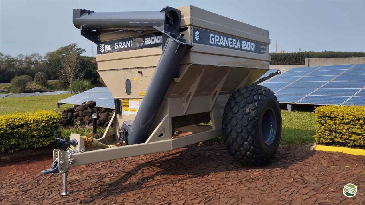 IMPLEMENTOS AGRICOLAS CARRETA BAZUKA GRANELEIRA 14000 Milani Máquinas FRANCISCO BELTRAO PARANÁ PR